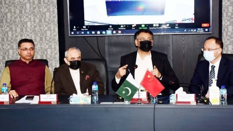 SAPM on CPEC, Khalid Mansoor invites Chinese investors to take advantage from B2B collaboration